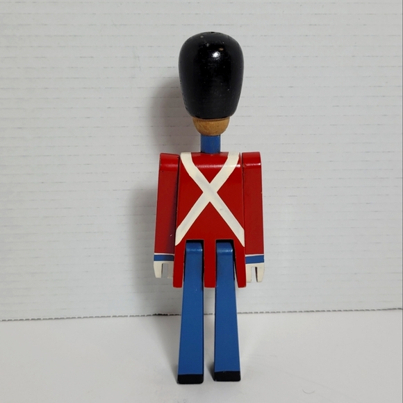 Kay Bojesen Denmark Red and Blue Wooden Toy Soldier 8.5 inches Vintage 1950s - Picture 4 of 9